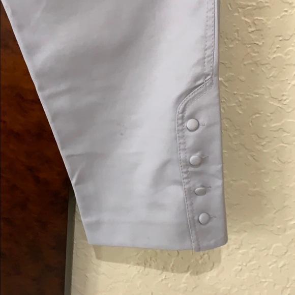 Cache Capris - Picture 5 of 8